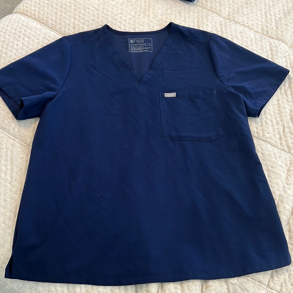 FIGS Catarina One-Pocket Scrub Top